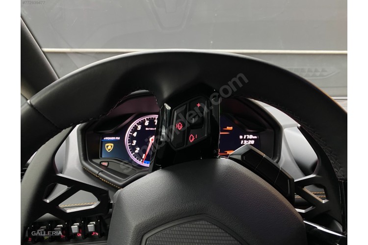 GALLERİA-LAMBORGHİNİ HURACAN-BAYİ ÇIKIŞLI-HATASIZ-4955KM